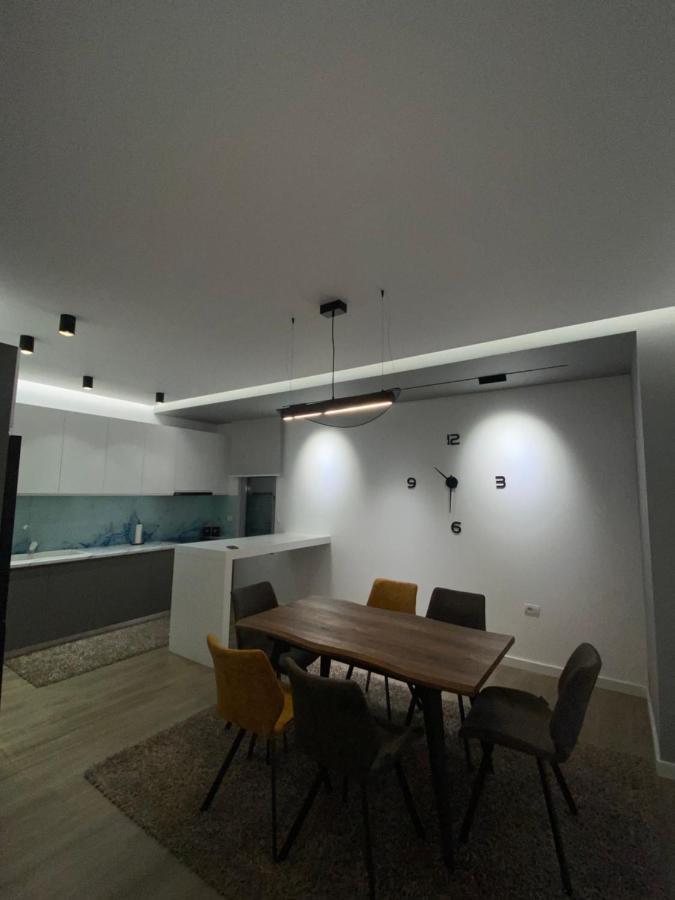 Riar Apartaments Корча Экстерьер фото